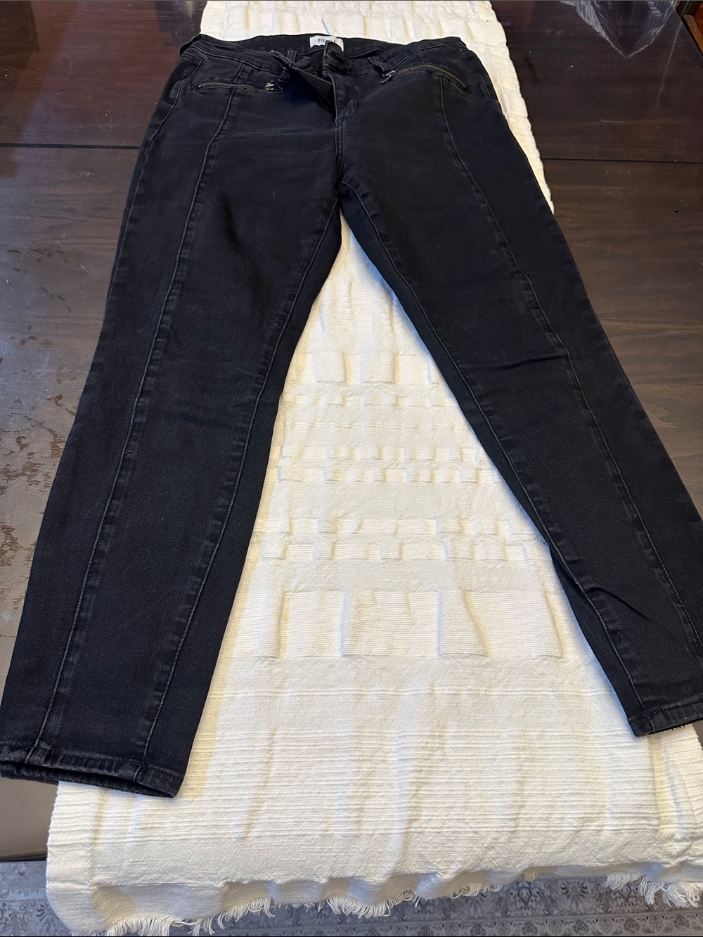 pistola Black Skinny Jeans - Women's Slim Fit